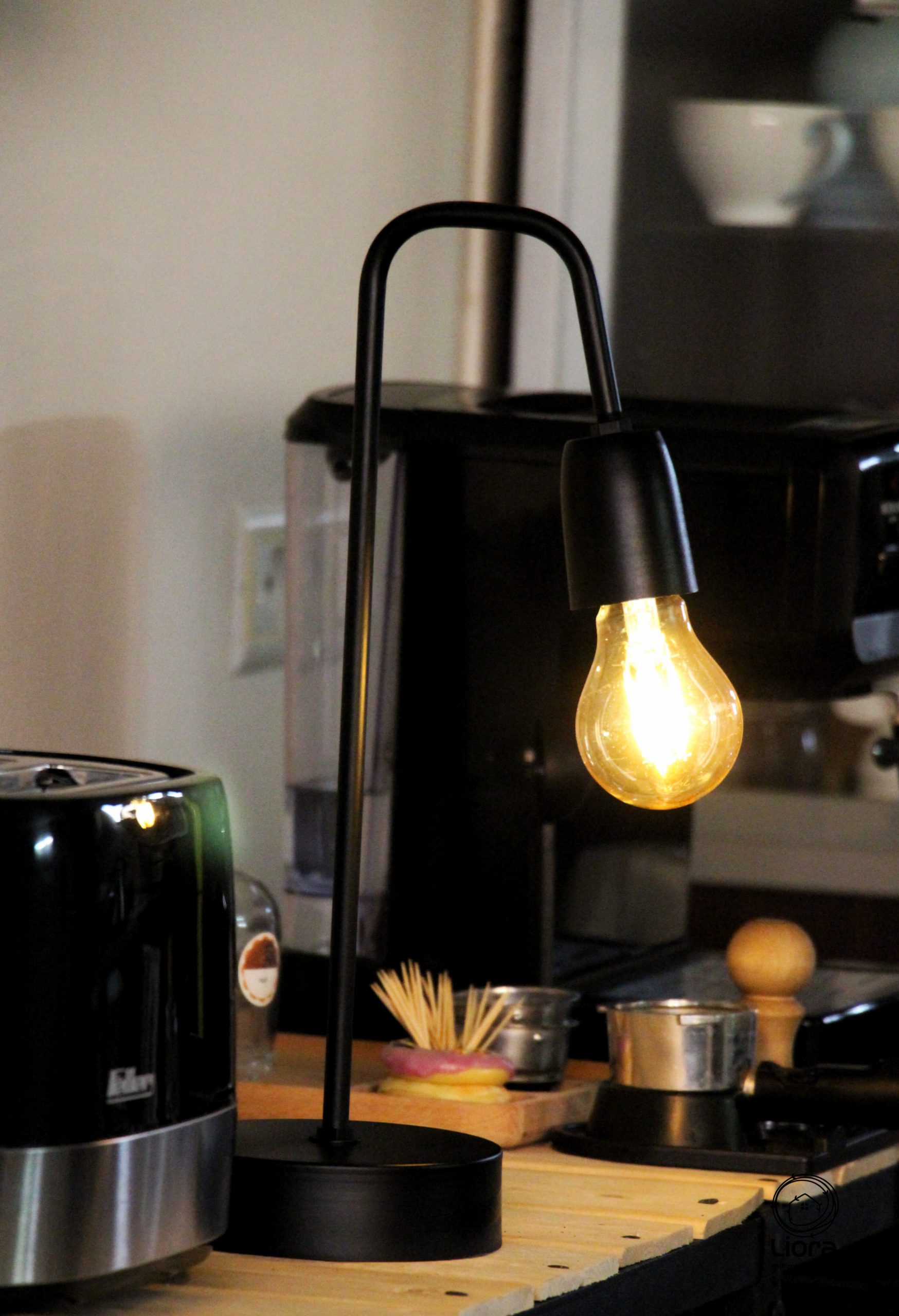 آباژور رومیزی مینیمال لیورا مدل کاسمیا کد 3001