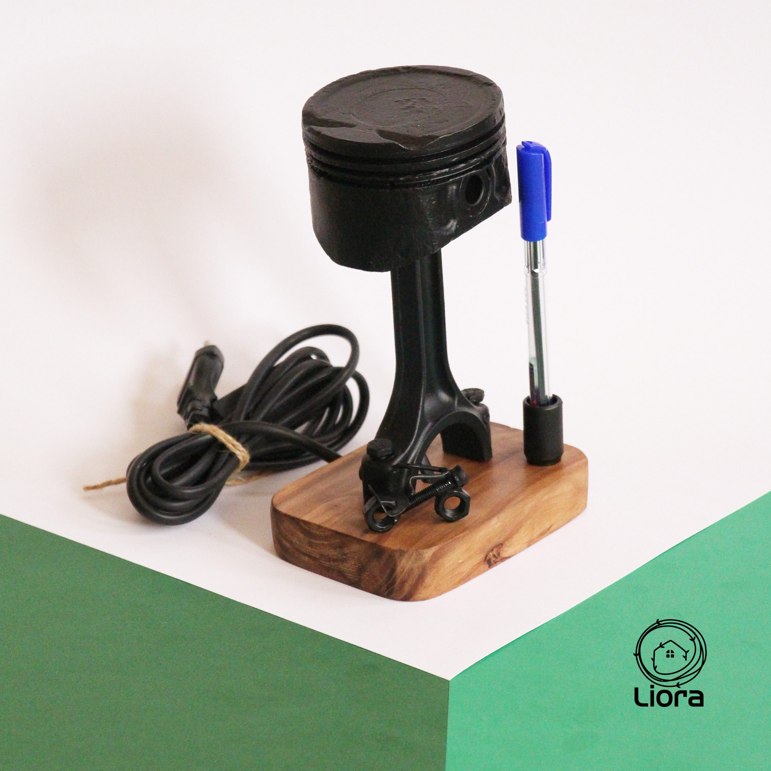 آباژور رومیزی مینیمال مکانیکی لیورا مدل مِکانو کد 3005