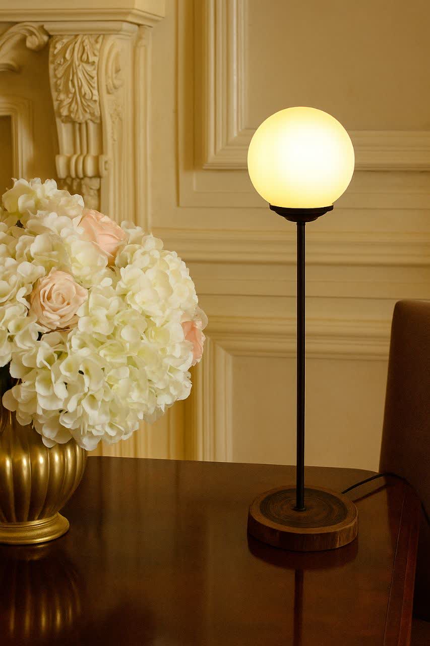 آباژور رومیزی مینیمال کلاهک شیشه ای لیورا مدل نورا با لامپ 5وات کد 3008