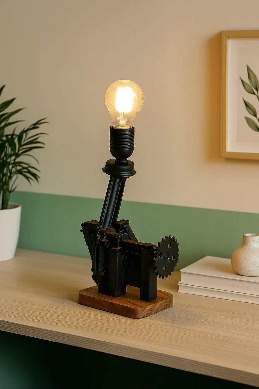 آباژور رومیزی پایه چوبی لیورا مدل اُویلا با لامپ ادیسونی کد 3006