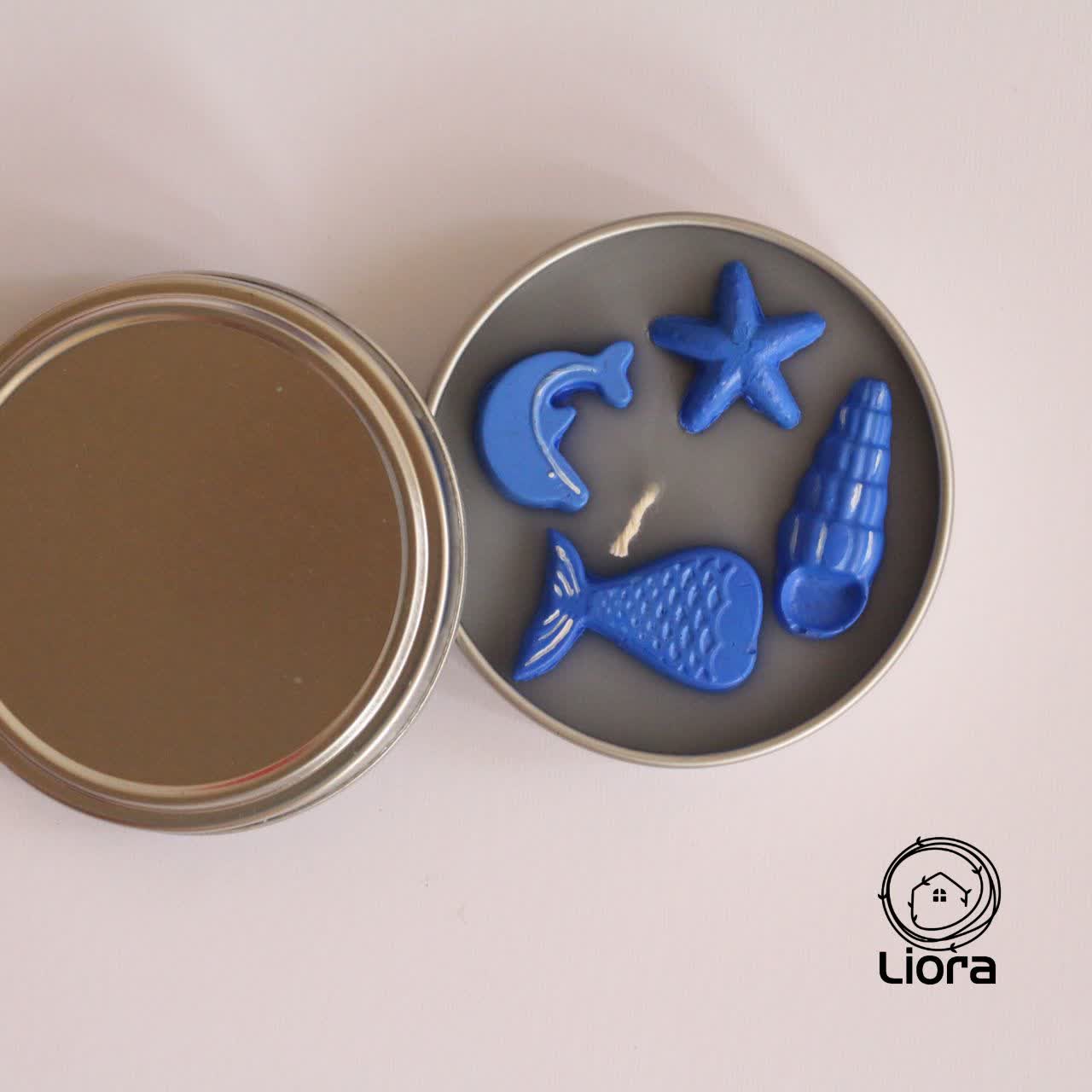 شمع دست ساز جعبه فلزی لیورا مدل آبی عمیق کد 3026